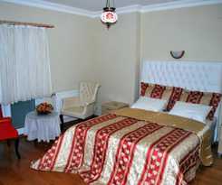  Assortie La Villa Hotel