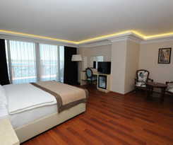 Phellos Suites