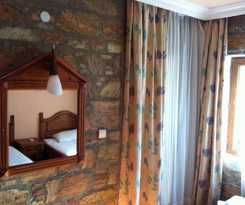 Four Seas Apart Hotel