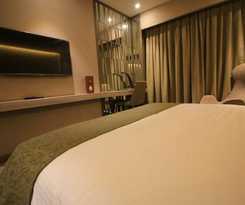 Waxwing Hotel