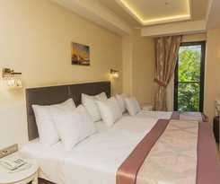 Grand Naki Hotel