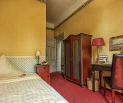 Hotel Gasthaus and Zur Henne