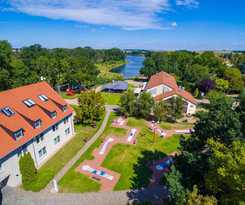 Hotel Bernstein Acamed Resort