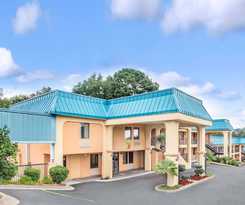 Hotel Super 8 By Wyndham Forest Park
