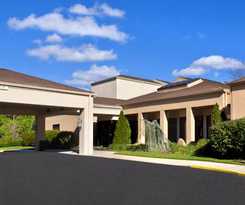 Courtyard Lincroft Red Bank
