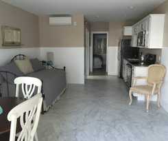 Hotel Marginal Way House