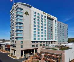 The At Avalon, Autograph Collection
