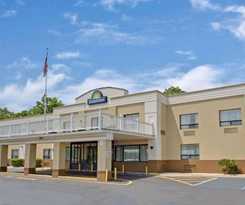 Hotel Red Roof Inn & Suites Newburgh - Stewart Airport West Point