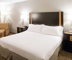 Holiday Inn Express & Suites Chanhassen
