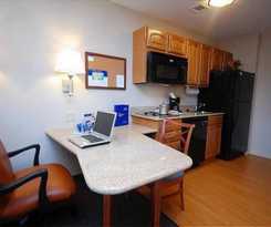 Hotel Candlewood Suites-west Springfield