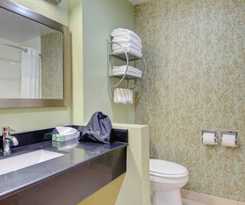 Plymouth Bay Inn & Suites