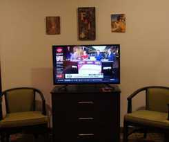 Hotel Lux Inn and Suites