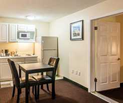 Red Roof Inn & Suites Pensacola-nas Corry
