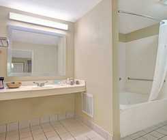 Hotel Days Inn By Wyndham San Antonio Near Fiesta Park