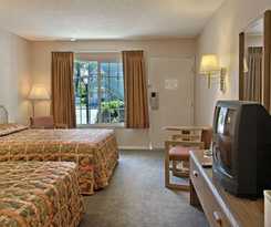 Hotel Dunsmuir Inn and Suites