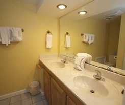 Hotel Laurel Point Resort