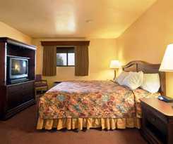 Hotel Travelodge by Wyndham Lemoore Near Naval Air Station 