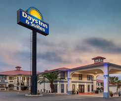Hotel Days Inn & Suites By Wyndham Braunig Lake