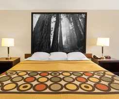 Hotel Super 8 By Wyndham Fortuna