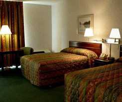 Hotel Clarion Inn & Suites
