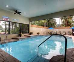Holiday Inn Express & Suites Jacksonville SE- Med Ctr Area