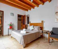Olas Altas Suites