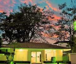  Villa Esmeralda