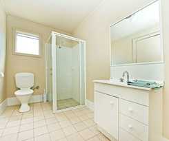 Hotel Acclaim Rose Gardens Beachside Holiday Park
