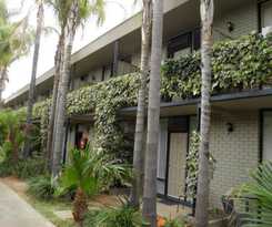 Hotel Sandors Motor Inn
