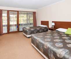 Hotel River Country Inn