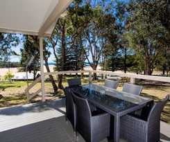 Hotel Reflections Moonee Beach - Holiday Park