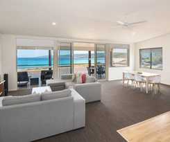 Canal Rocks Beachfront Apartments
