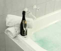 Hotel Golden Reef Motor Inn