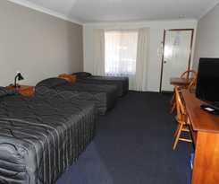 Hotel Asters On James Motor Inn