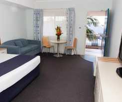 Shellharbour Village