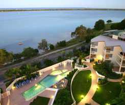 Hotel Moorings Beach Resort