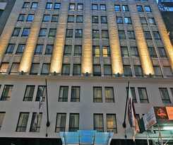 Hotel Aura Times Square