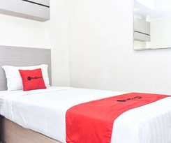 Hotel Reddoorz Plus Near Makassar Town Square