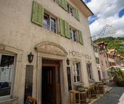 Hotel Peanut Medieval Lodge