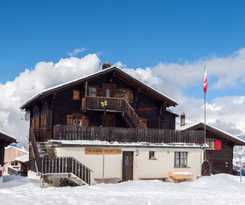  Gruppenhaus Im Walliser Alpstyle
