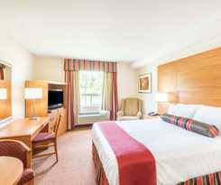 Hotel Super 8 By Wyndham Cornwall On