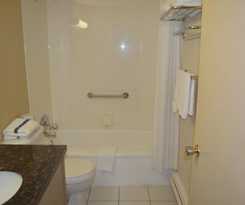 Hotel Super 8 By Wyndham Gananoque/country Squire Resort