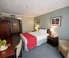 Hotel Harrison Lake