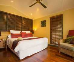 Hotel Silky Oaks Lodge