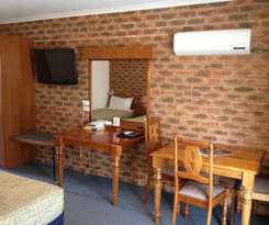 Hume Country Motor Inn