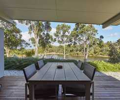 Eight Willows Retreat