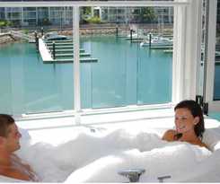 Hotel Beachside Magnetic Harbour Apartments