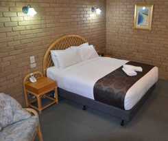 Tropicana Motor Inn