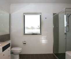 Hotel Quarterdecks Retreat