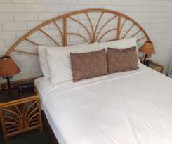 Trickett Gardens Holiday Inn